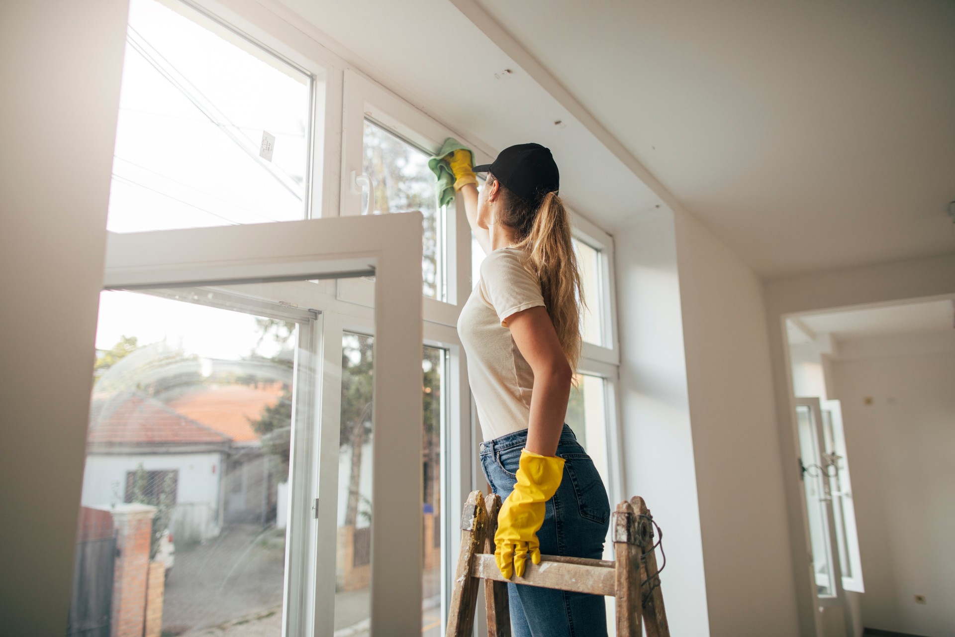 Cleaning windows